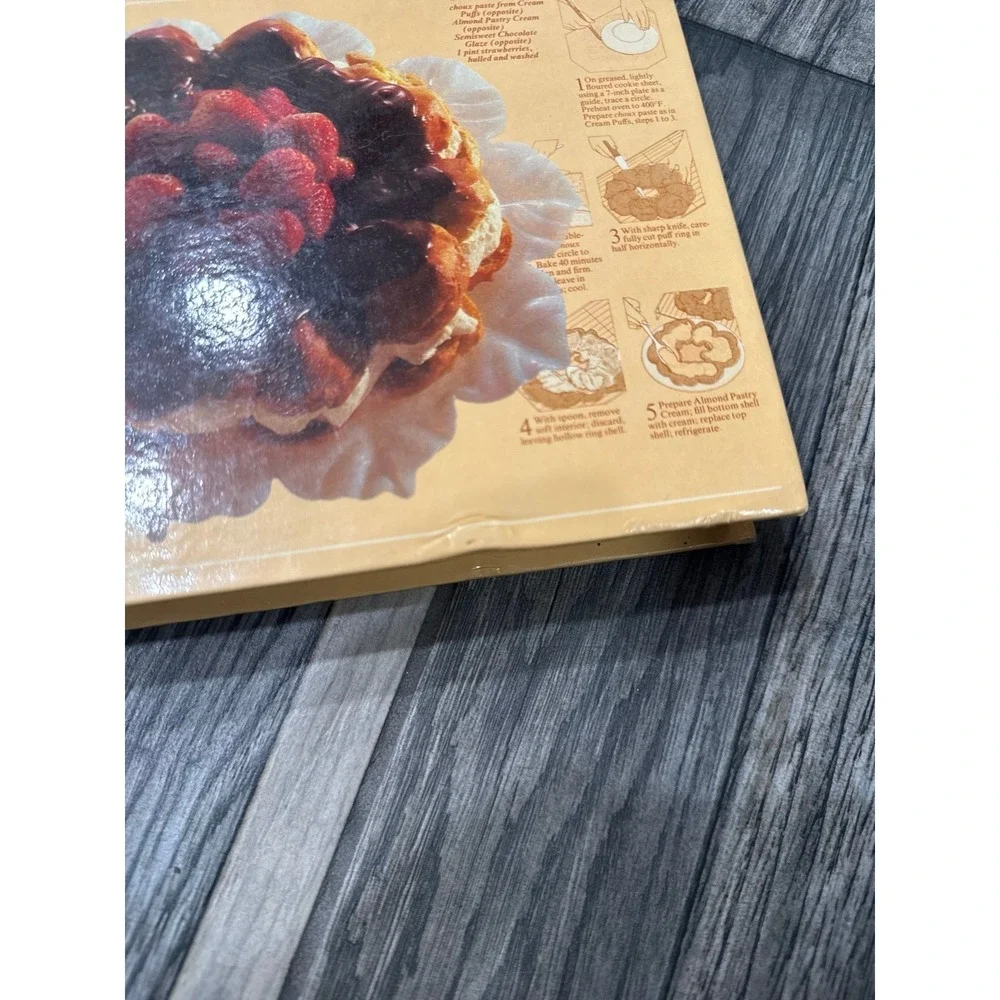 The‎ Good Housekeeping Illistrated Cookbook 1989 edition